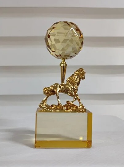 Kristal Dekoratif Pimli At AMBER 18CM.