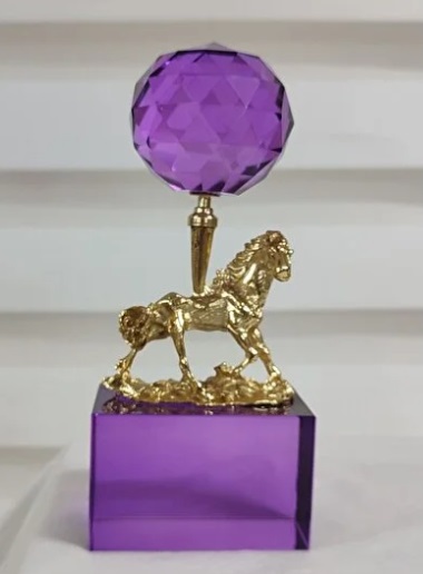 Kristal Dekoratif Pimli At MOR 18CM.