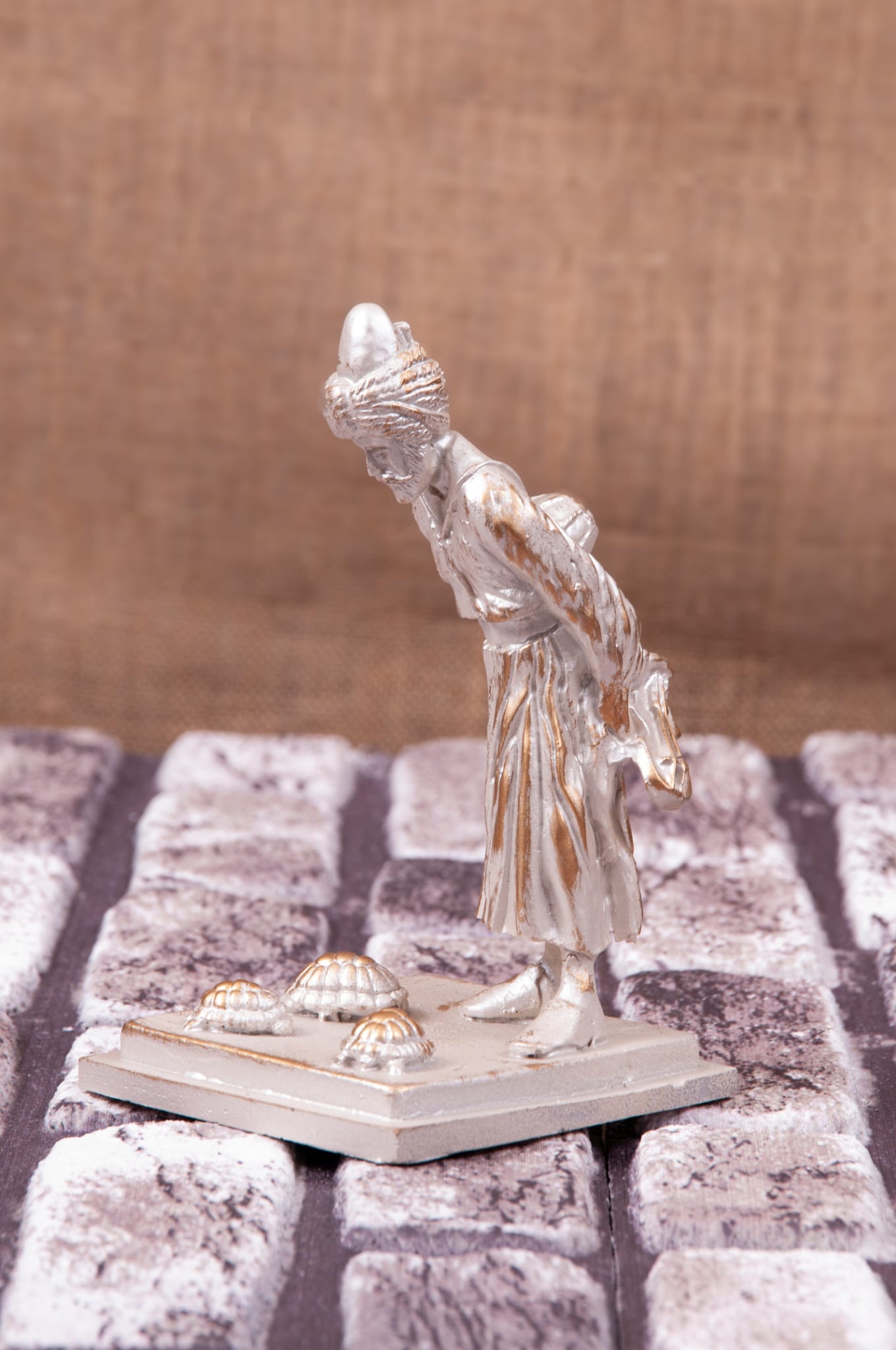 Kaplumbağa Terbiyecisi Heykelcik 11x20cm.