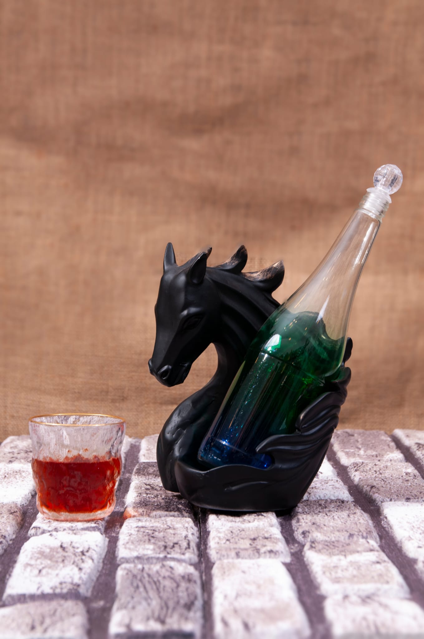 At Şişelik 16x23cm.