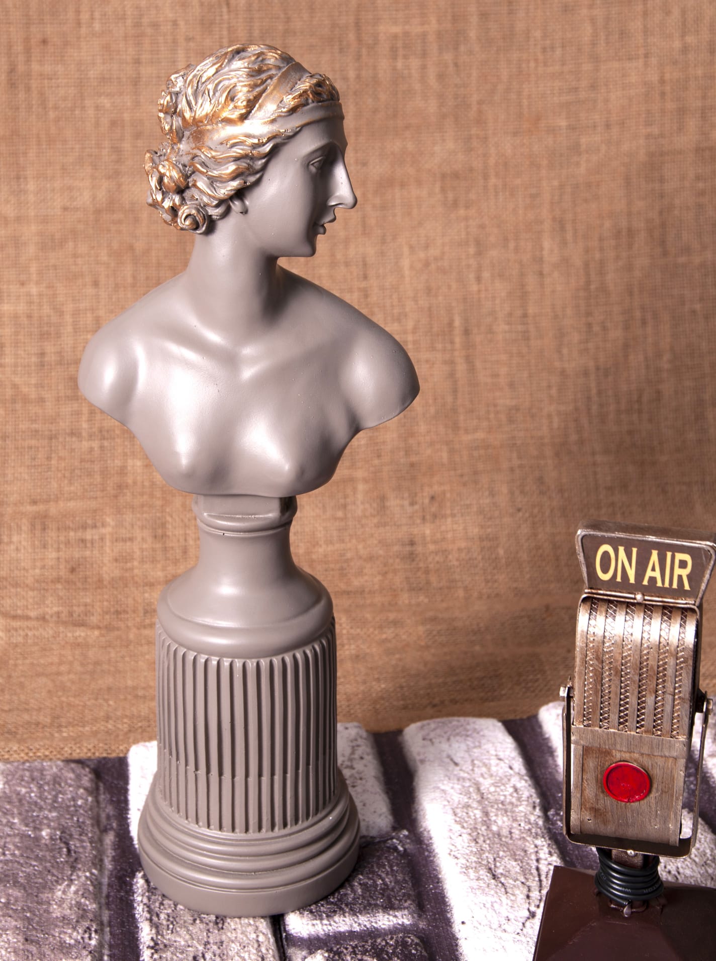 Topuzlu Kadın Büyük 25x42 cm.