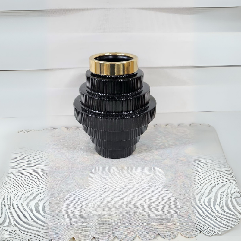 Katlı Model Siyah Vazo 21x15cm.